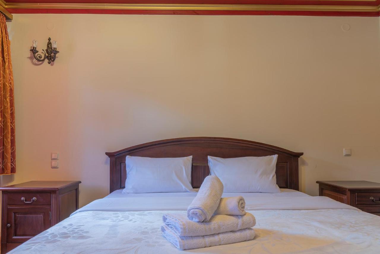 Hotel Aggelon Katafygio à Asprangeloi Extérieur photo