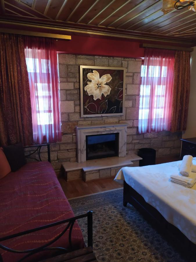 Hotel Aggelon Katafygio à Asprangeloi Extérieur photo
