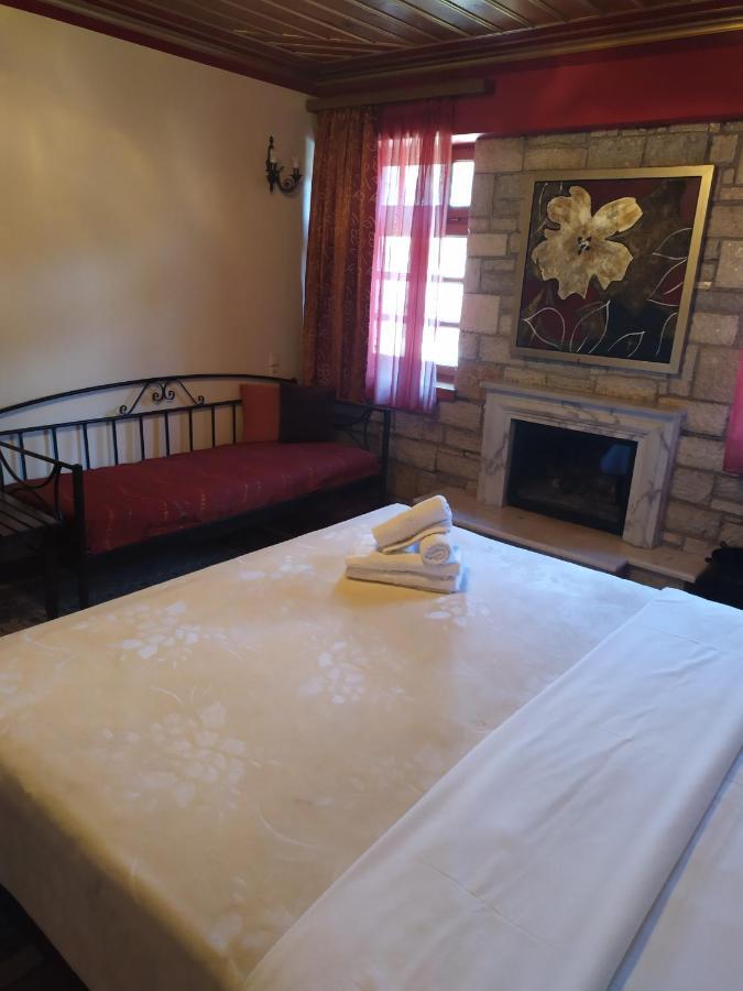 Hotel Aggelon Katafygio à Asprangeloi Extérieur photo