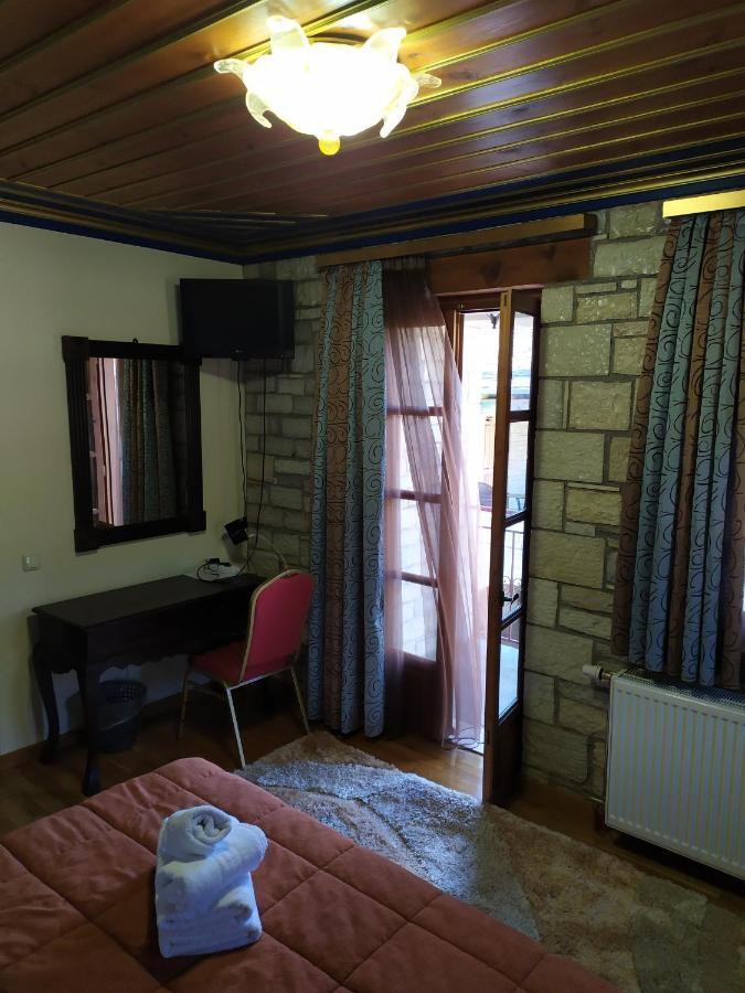Hotel Aggelon Katafygio à Asprangeloi Extérieur photo