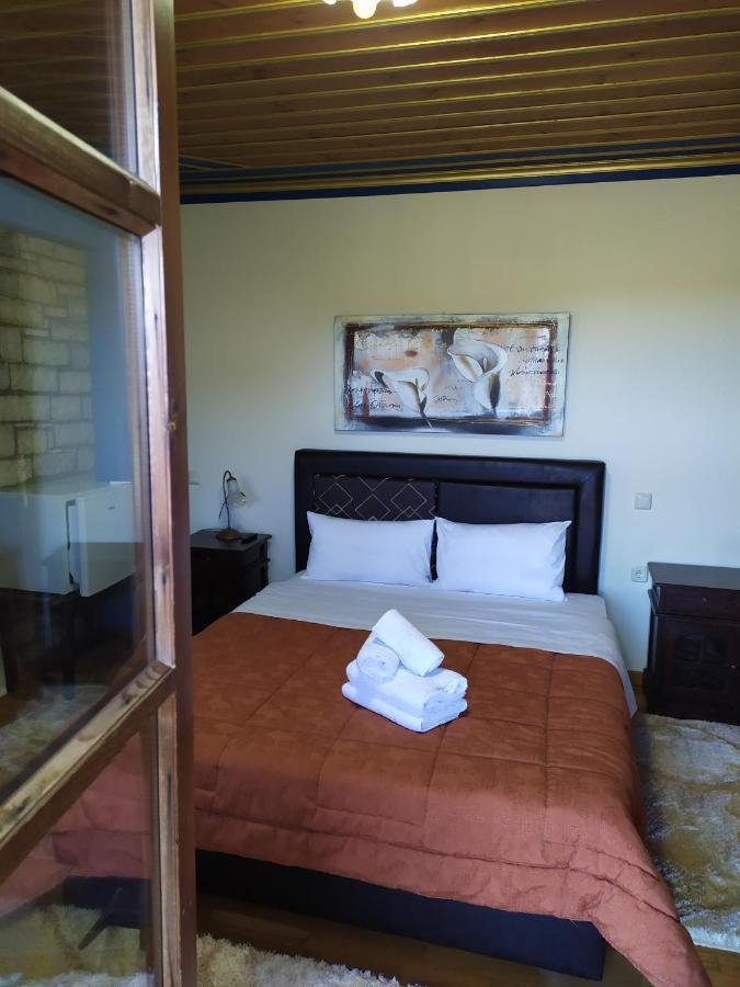 Hotel Aggelon Katafygio à Asprangeloi Extérieur photo