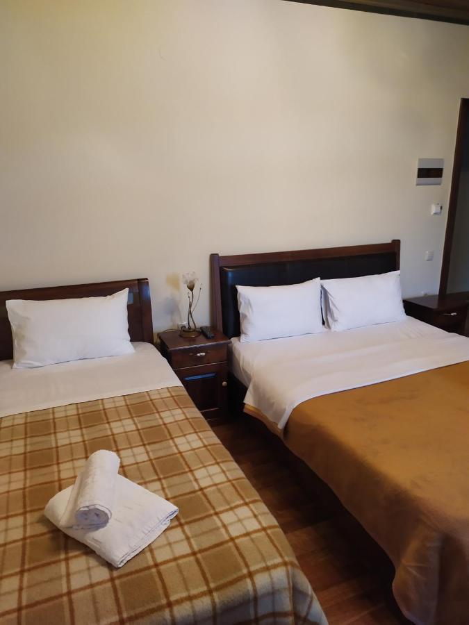 Hotel Aggelon Katafygio à Asprangeloi Extérieur photo